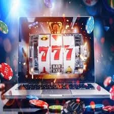 Antarmuka Poker Indonesia di skytogel dengan meja permainan dan chip virtual